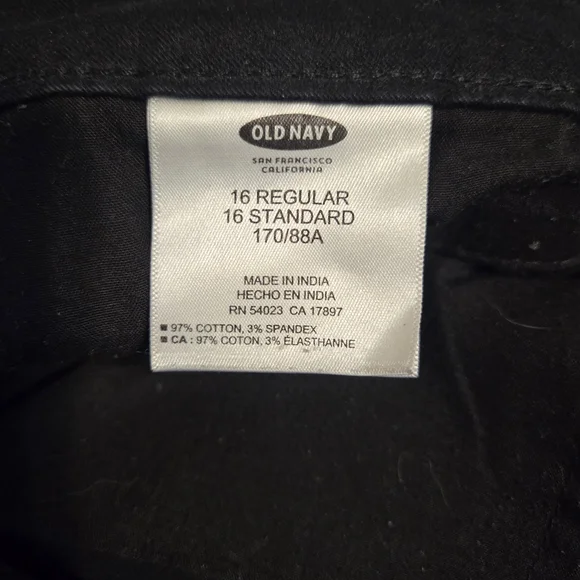 Old Navy Pixie Shorts In Black - Picture 5 of 5